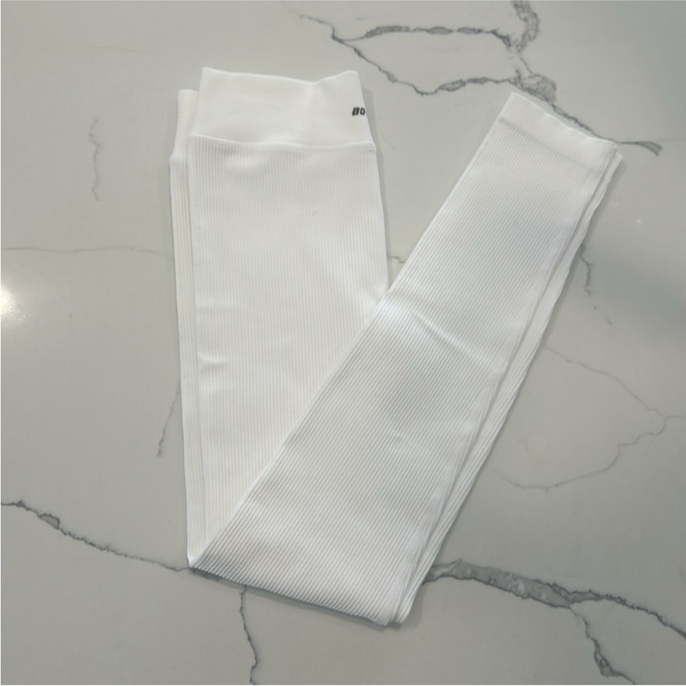 White Bo+Tee Leggings